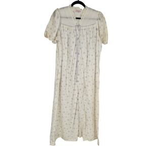 Brandywine Cream Floral Ruffle V-Neck Short Sleeve Full-Zip Nightgown Size XL